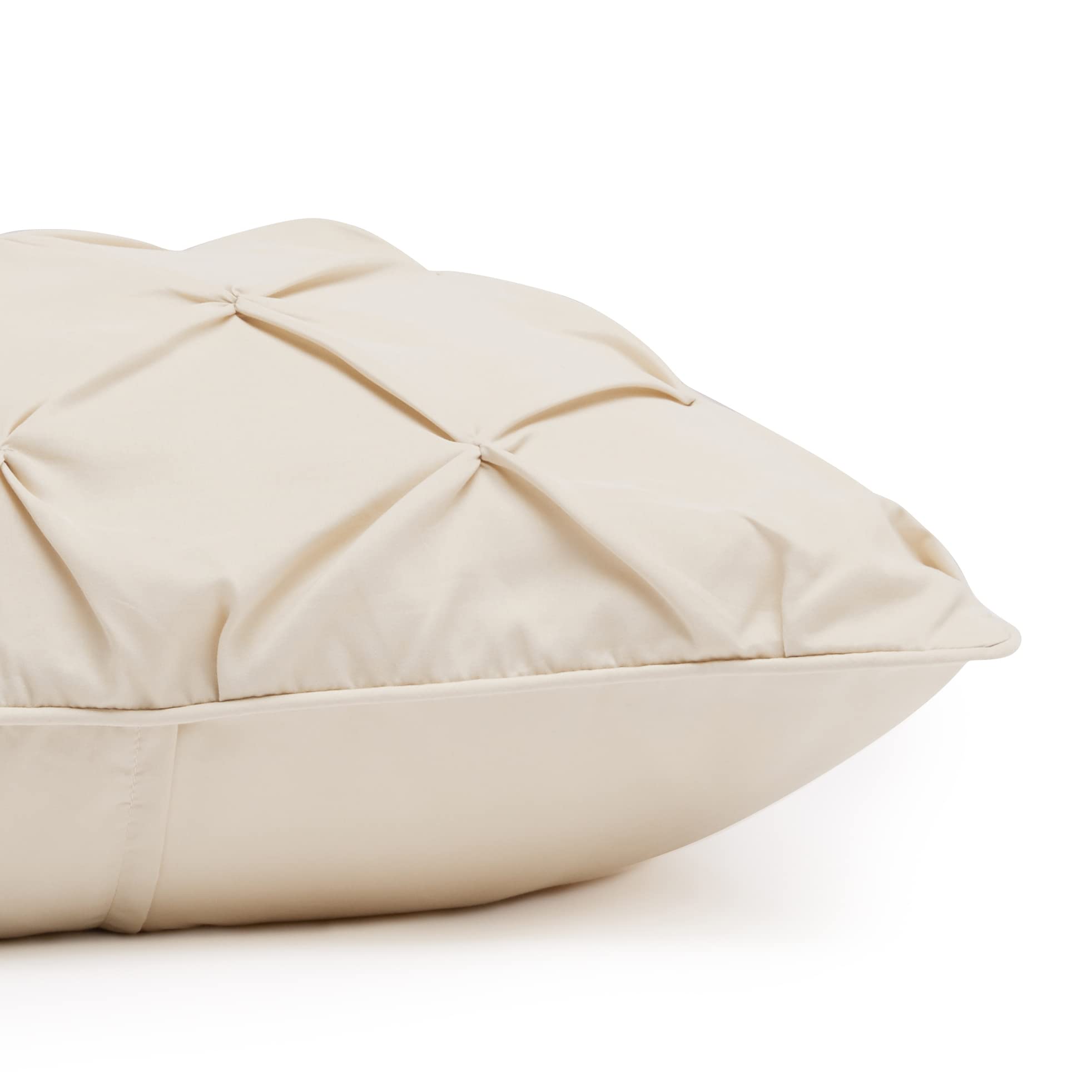 Amazon Basics Soft, Breathable Queen Size Comforter Sets, All-Season Down-Alternative 3-Piece Bedding Set, Pinch Pleat Design, Full/Queen Size, Beige