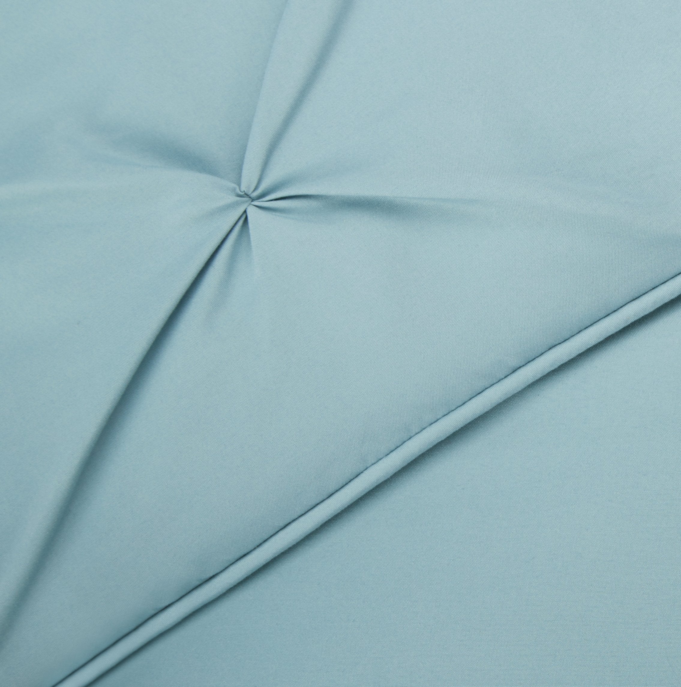 Amazon Basics Soft, Breathable Queen Size Comforter Sets, All-Season Down-Alternative 3-Piece Bedding Set, Pinch Pleat Design, Full/Queen Size, Beige